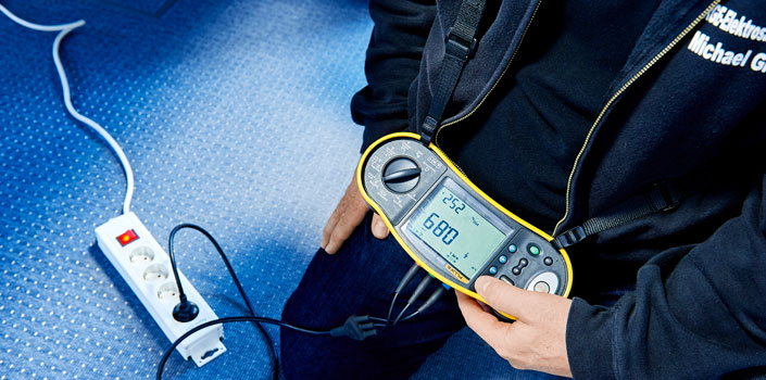 Von der Handwerkskammer für München und Oberbayern öffentlich bestellter und vereidigter Sachverständiger im Elektroinstallateuer-Handwerk Von der Handwerkskammer für München und Oberbayern öffentlich bestellter und vereidigter Sachverständiger im Elektroinstallateuer-Handwerk
